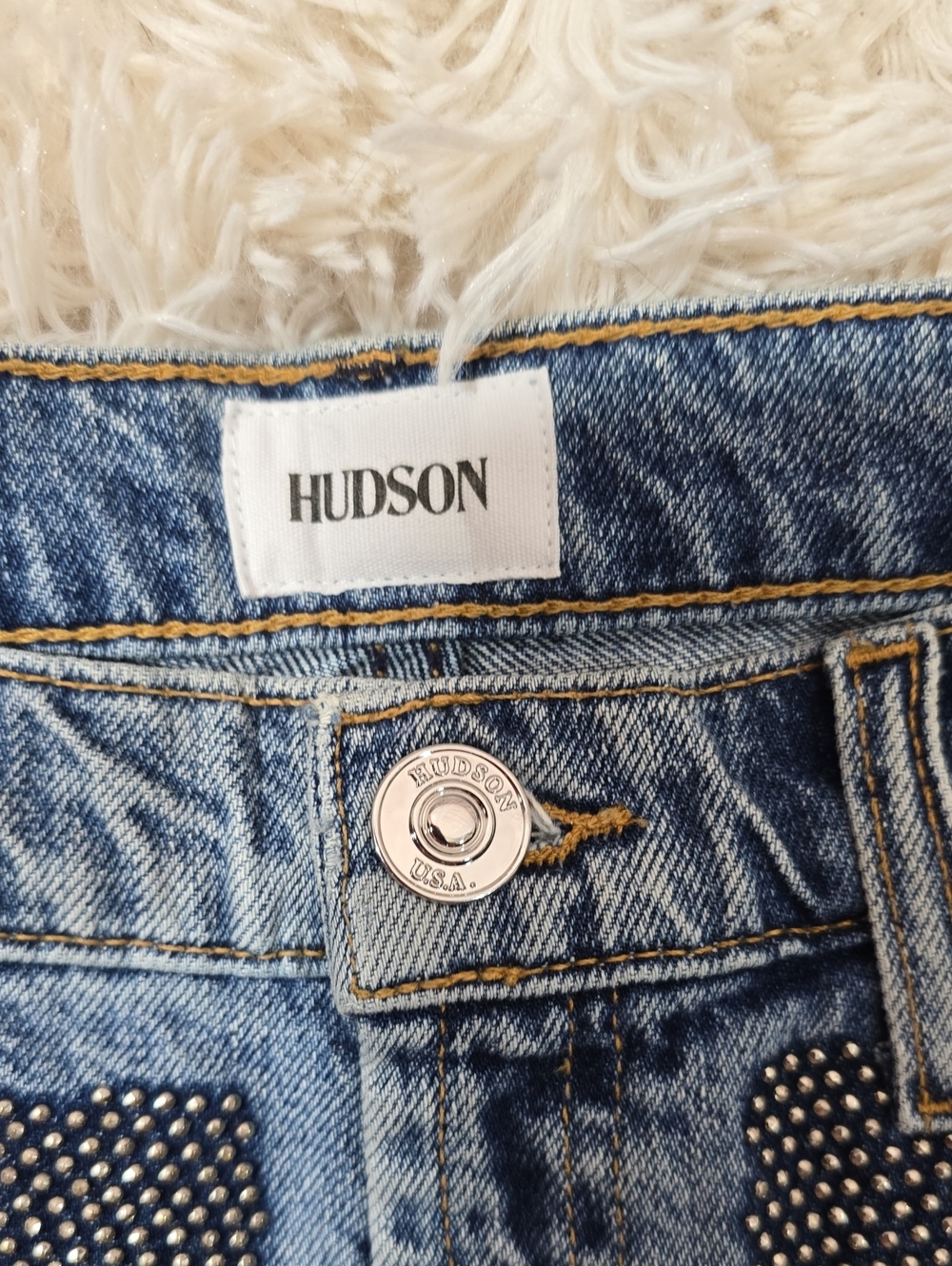 Hudson Jeans 'Kenzie' Cut Off Denim Shorts with Black Studded Front Size 28 NWOT - Picture 2 of 13